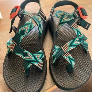 NEW CHACOS, Women’s size 8.